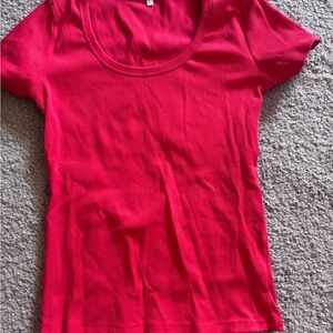 Amazon Essentials Women's Bright Red Short Sleeve Tee